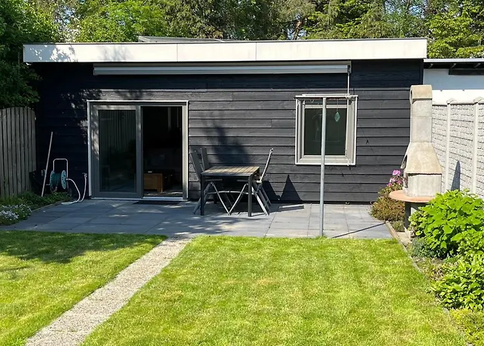 Rustig Gelegen Recreatiewoning In Zeeland